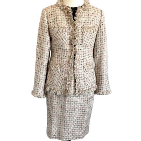 Pink / Cream Bouclé Blazer Skirt Suit - 8/Medium, very Chanel! - Picture 2 of 16